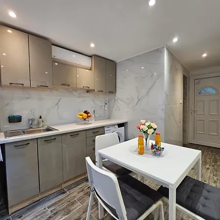 Centar Ri Apartment *